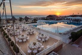 Insomma, il bello di un matrimonio in spiaggia è anche quello di poterlo concludere nel migliore dei modi rafforzando ancora di più il senso di questa particolarissima scelta. Matrimonio In Spiaggia Idee E Consigli Per Sposarsi Al Mare