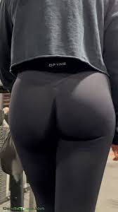 Thicc gym teen ass in black lulu leggings creepshot - Candid Teens