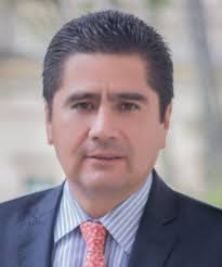 Interdisciplinary, performatic, ironic and incendiary artist, with guitar, tres or marímbula. Oscar Hernan Sanchez Leon Camara De Representantes