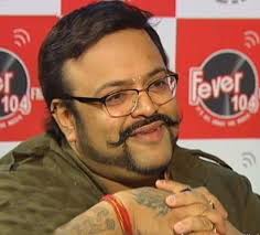 RJ Nitin Height, Weight, Age, Wife, Family, Biography & More » StarsUnfolded