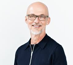 Ralph Hesse's Instagram, Twitter & Facebook