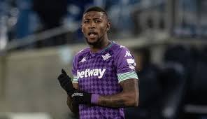Fc barcelona have announced their third signing in three days after completing a deal to take emerson royal to the camp nou. Sfnoxvoq Fypwm