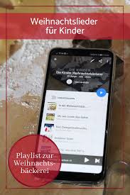 In Der Weihnachtsbackerei Buntglas Platzchen Rezept Und Unsere Liebsten Kinder Weihnachtslieder Inkl Playlist Lavendelblog Weihnachtslieder Fur Kinder Weihnachtslieder Weihnachten Kinder