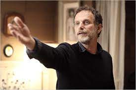 Avec le dictionnaire des prénoms, trouvez un prénom pour votre bébé selon les tendances, l'origine, de la signification et de l'étymologie du trouvez le prénom qui vous fera craquer pour votre enfant ! Le Prenom La Critique Du Film