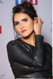 Joyce Jonathan pose en maillot de bain sur Instagram et inquiète une fois  de plus ses fans