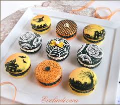 Icing Cookies That Look Like Macarons Size 4 5 Cm Halloween Cookies Macaron Cookies Christmas Entrees