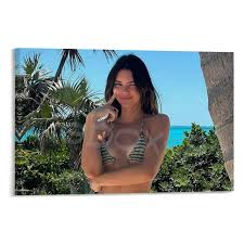 Amazon.com: SUKWA Kendall Jenner - Póster sexy de 2 lienzos en lienzo para  decoración de dormitorio, oficina, habitación, regalo, estilo marco, 30 x  ...