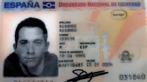 El documento nacional de identidad, más conocido como dni, es el documento que todo ciudadano peruano debe tener obligatoriamente. El Joven Que Se Hizo La Foto Del Dni Con Un Palillo En La Boca Debera Hacerse Otro