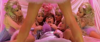 The world is a very different place for powers. Austin Powers Das Scharfste Was Ihre Majestat Zu Bieten Hat Film Rezensionen De
