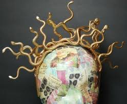 Faschingskostüme für kinder sind oft von schlechter qualität, teuer und werden nur 1 mal getragen. Halloween Kostume Selber Machen Medusa Idee Schlangen Haarreif Halloween Kostum Selber Machen Kostume Selber Machen Medusa Kostum Selber Machen