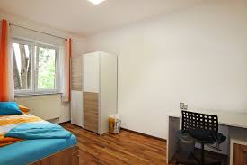 Günstige wohnung in herzogenaurach mieten. Nahe Marienplatz Schone 3 Zimmer Renoviert Mobliert Sofort Einziehen Und Wohlfuhlen Tolias Immobilien Gmbh