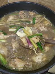 Hiaskan dengan hirisan daun bawang dan daun sup. Resepi Sup Ayam Paling Sedap Galeri Resepi