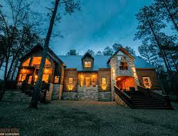 Our luxury guest cabins are nestled into a mountain setting along eagle creek in eastern oklahoma's kiamichi mountains. Cabins In Oklahoma Archives Broken Bow Cabin Lodging