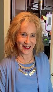 Deborah Lister's Instagram, Twitter & Facebook