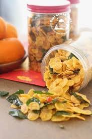 Salted Egg Yolk Butter Curry Leaves And Chili Padi Are Perfect Combo Any Recipe Won T Go Wrong When Using These Salted Egg Salted Egg Yolk Egg Yolk Recipes