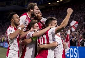 Με τον άγιαξ θα βρεθεί αντιμέτωπος ο παοκ και με την μπασακσεχίρ ο ολυμπιακός κατά τον τρίτο προκριματικό του champions league. Karpetshow Gr H Synarpastikh Monotonia Toy Agia3