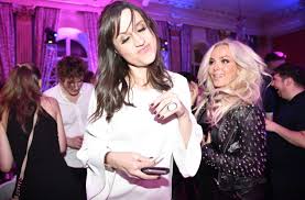 Från färdtjänst till paljetter petra mede berättar om vägen tillbaka. Petra Mede Ville Ocksa Dansa Schlagerbloggen