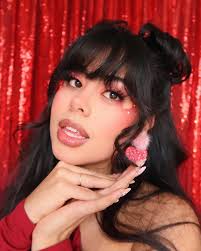 One of my goals this year is to get better at makeup ♥️ Full video now up 