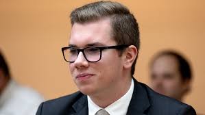 Nach Fotos mit Rechtsextremen: Aufruhr um Jeremy Fragrance