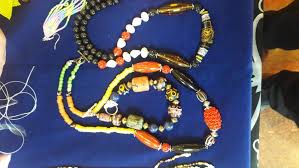 100% handcraft.brminat dengan kraftangan boleh membuat tempahan.kami ada pelbagai pilihan keychin etnik suku kaum di. Ekspresi Warisan Dengan Sulaman Manik Malaysia Aktif