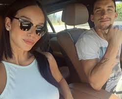 Dopo qualche mese di tristezza però, sembra essere tornato il sereno. Fidanzato O Ex Il Calciatore Legato A Paola Di Benedetto Scomparso Dai Social Della Sexy Naufraga De L Isola Dei Famosi Foto