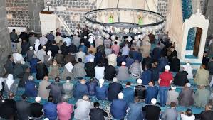 Diyarbakır sabah, öğle, i̇kindi, akşam, ve yatsı namaz saatleri ile diyarbakır cuma namazının ezan vakitlerine secdem.net sayfamızdan kolaylıkla ulaşabilirsiniz. Diyarbakir Cuma Namazi Saati 31 Mayis Diyarbakir Cuma Saati Kacta Gundem Haberleri