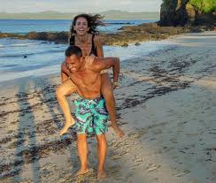 «έπινα αλκοόλ από τις 11 το πρωί για να μην σκέφτομαι». Sabbas Poympoyras H Tryferh Fwtografia Me Thn Agaphmenh Toy Kai To Mhnyma Toy Gia To 2019