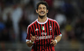 On behalf of all rossoneri, a wish that gianluca lapadula can achieve with us the highest moments of his career, and it is with this spirit and with this enthusiasm that the player has agreed to join milan with a contract until june 30, 2021. Con Gianluca Lapadula Conoce La Maldicion De La Camiseta 9 En El Ac Milan Fotos Zlatan Ibrahimovic Fichajes 2020 Deporte Total El Comercio Peru