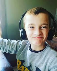 Thanks for your impressive supportive inspiration for HIM 🙏 HE IS ALWAYS  GUIDE US FOR SPREADING THIS INCREDIBLE POSITIVITY AND LOVE FOREVER 🙏 JAI  SREE GANESH MAHARAJ JI KI JAI HO 🙏