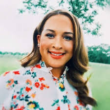 Brandi Mack's Instagram, Twitter & Facebook