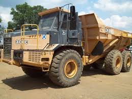 John Deere 300C Off-Highway Truck