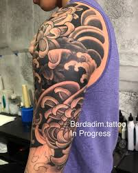 Black And Grey Tattoo Artists Nyc Japanese Tattoo Japanese Chrysanthemum Sleeve Black And Grey Japanese Sleeve In Progress Japanese Sleeve Tattoos Japanese Tattoo Japanese Sleeve
