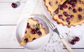 Clafoutis Aux Cerises La Recette Du Chef Trois Etoiles Alain Ducasse En 2020 Clafoutis Aux Cerises Recette Facile Recette De Chef