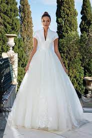 Es ist dabei nicht nur das tragen am schönsten tag des lebens selbst. Rund Ums Brautkleid Alle Begriffe Im Uberlick