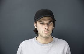 Basique is a song by french hip hop artist orelsan released in september 2017. Victoires De La Musique L Ascension D Orelsan En Sons Et En Images De Sale Pute A Basique