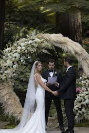 Ashley Greene Und Paul Khoury Foto Von Sarah Falugo Auf Www Yahoo Com Hochzeit Hochzeitsfeier Ideen Bogen Hochzeit