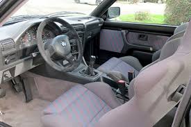 Erkan öztürk'ün önderliğindeki esgaraj ekibi tam 93 parçadan oluşan m3 kitini e30 coupe'nize adapte ederek sizi bir m3 sahibi yapabiliyor. Bmw M3 E30 Sport Evolution Der Geilste E30 M3 Autobild De