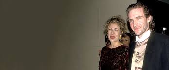 Alexandra elizabeth kingston born 11 march 1963 is an english actress who trained at the royal bojana novakovic spouse. Inside Ralph Fiennes Love Life He Left His Wife For A 17 Year Older Actress
