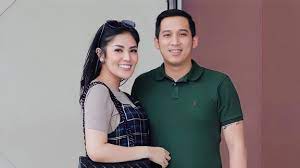 Nindy ayunda pun mengucapkan rasa terima kasihnya. Suami Positif Narkoba Bagaimana Dengan Nindy Ayunda Herstory