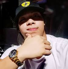 Ang paborito nating Yumburger, #MayBaconNaBaby! Get the new Bacon Cheesy  Deluxe Yumburger now for just 85 pesos!