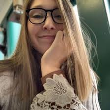 Olivia Lamont (olivialamont123)