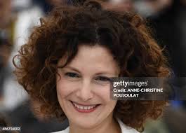 191 Nadia Kaci Foto's en afbeeldingen van hoge resolutie