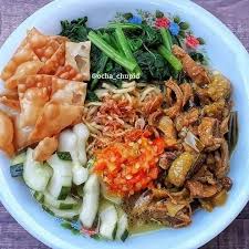 Meskipun dinamakan kerupuk basah, tapi kerupuk ini memiliki tekstur yang kering dan garing, mirip seperti pempek. Resep Simbok Mie Ayam Bahan Dan Pelengkap Mie Kering Secukupnya Sawi Rebus Secukupnya Acar Timun Sambal Rebus Cabe Rebus Kerupuk Pangsit Bawang Goreng Minyak Mie Ayam Bahan 500ml Minyak Sayur 3siung Bawang