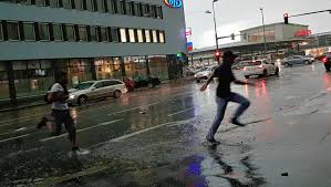 Diese brachte die böen, starken regen und. Boen Bis Zu 120 Km H Unwetter Horror In Graz Todesopfer Im Stadtpark Krone At