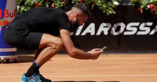 Benoit paire has been barred from representing france in the tokyo olympics this summer because of his deeply inappropriate behaviour. The Last Madness Of Benoit Paire He Looked For The Cell Phone And Took A Photo Of A Ball That Gave Him Bad Pledge Times