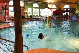 / chorus i just swim in a swimming pool himkkeot ungkeurin chae gomineul haebwa i don't wanna run anymore sumyeon wi sesanggwa dareun sesangeul bwa i just wanna be in a swimming. Indoor Swimming Pool Roundup Go Valley Kids