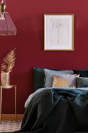 Wandfarben In Bordeaux Weinrot Von Www Kolorat De Kolorat Wandfarben Rot Bordeaux Weinrot Strei Rotes Schlafzimmer Wandfarbe Rot Rote Schlafzimmerideen