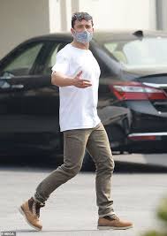 Katy perry's dad refers to her as a 'devil child' … перевести эту страницу. Orlando Bloom Drives His Classic Ford Pickup For Coffee With His Fiancee Katy Perry S Father Sound Health And Lasting Wealth