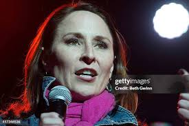 Amanda Robinson, Beth Torres, Carolyn Miller, Jo Dermid attends the... News  Photo