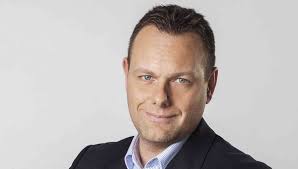 Gabor nearly lost his life escaping from communist hungary at the age of 18. Harsanyi Gabor Lett A Viacom Kozep Kelet Europai Vezerigazgatoja Media1